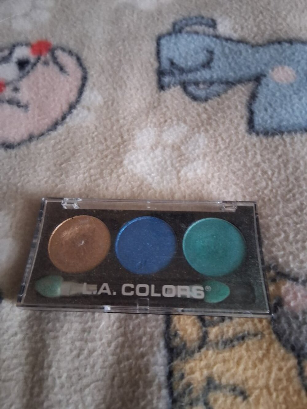 eye shadow